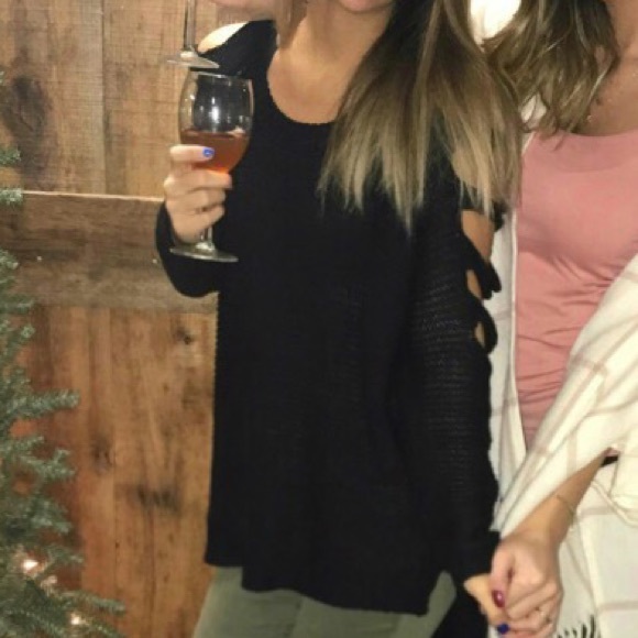 Black open shoulder sweater - Picture 2 of 4